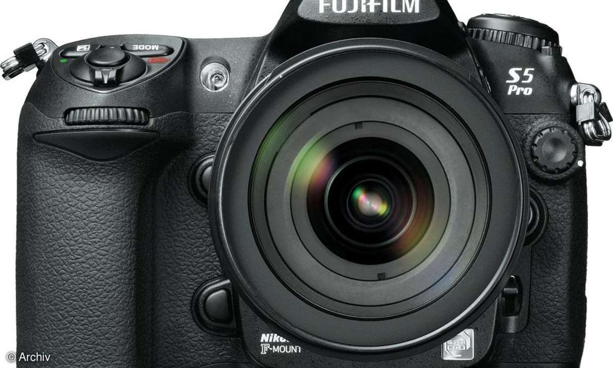 Fujifilm Finepix S5 Pro Vorderseite