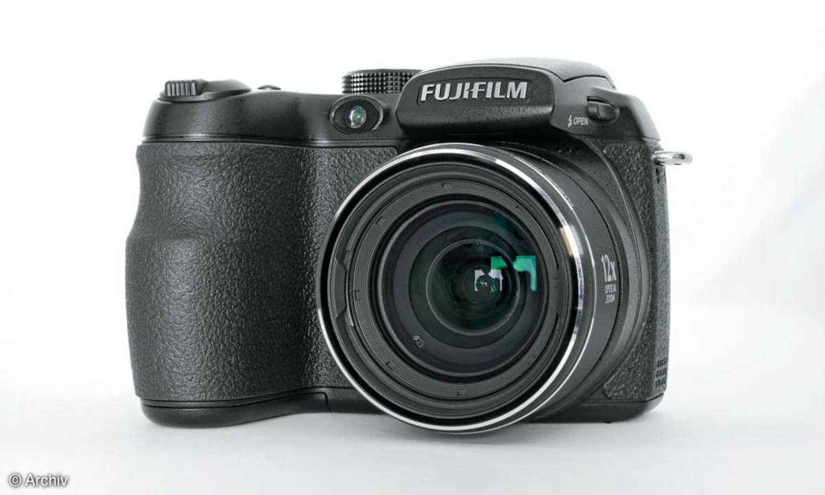 Fuji Finepix S1000fd Vorderseite