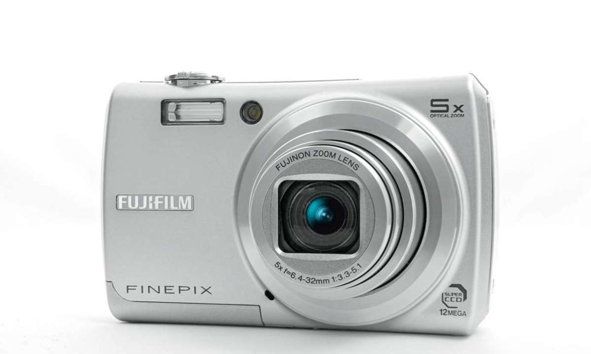 Fuji Finepix F100fd Vorderseite