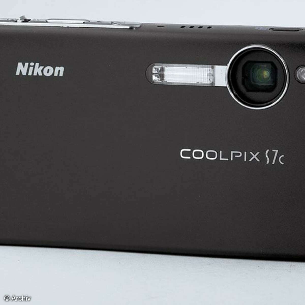 colorfoto.de Nikon Coolpix S7C connectliving