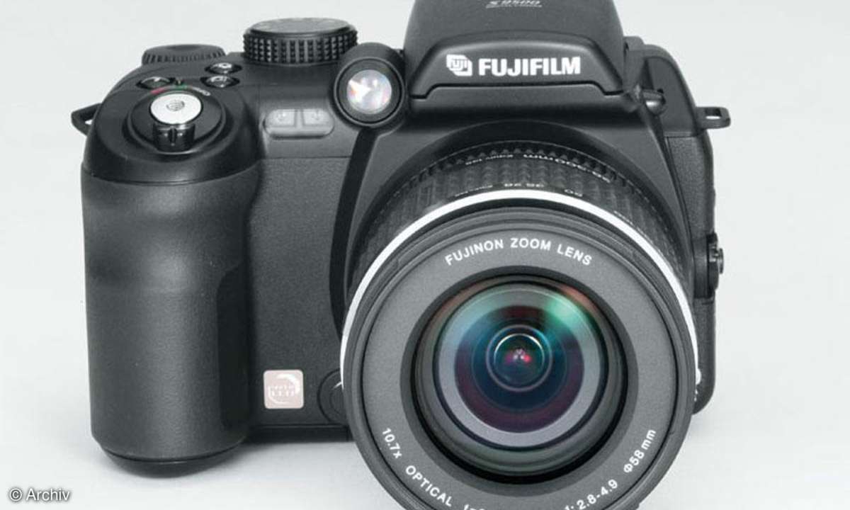 Fuji FinePix S9500 Vorderseite