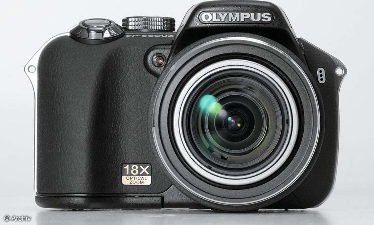 Olympus SP-560UZ Vorderseite
