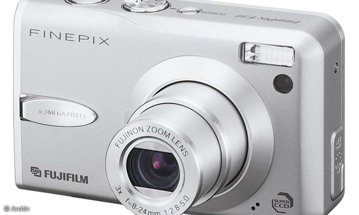 Fuji Finepix F30 Vorderansicht