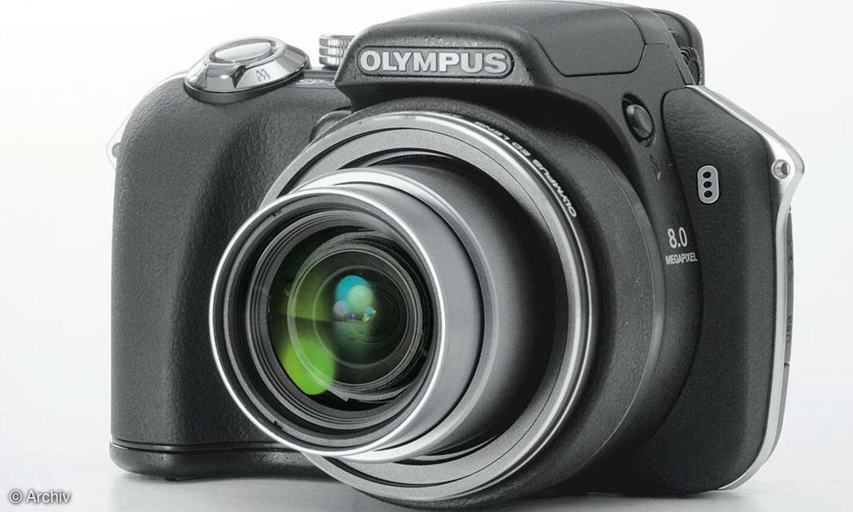 Olympus SP-560UZ Vorderseite