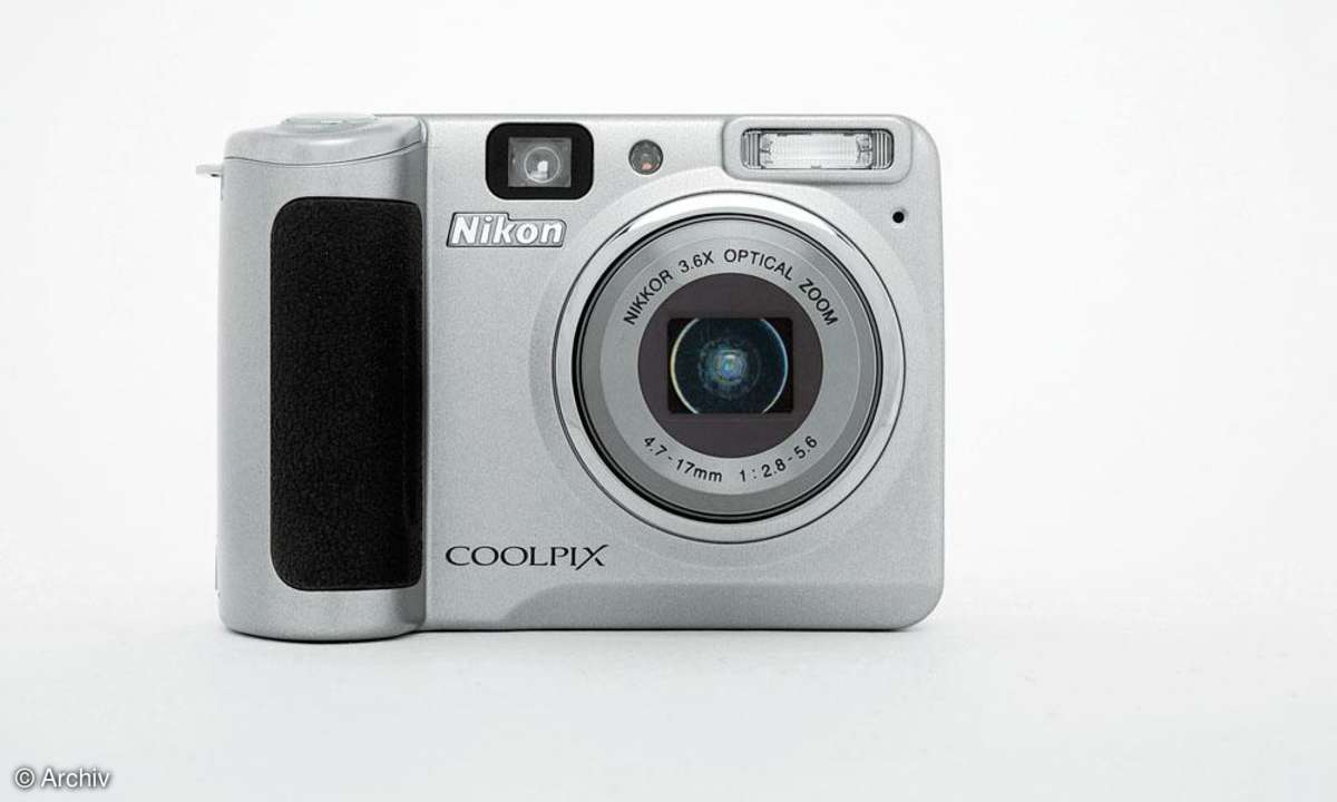Nikon Coolpix P50 Vorderseite