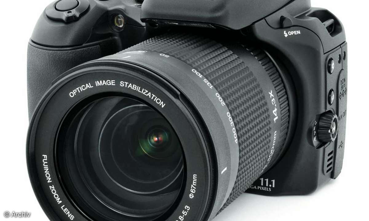 Fuji Finepix S100 FS Vorderseite