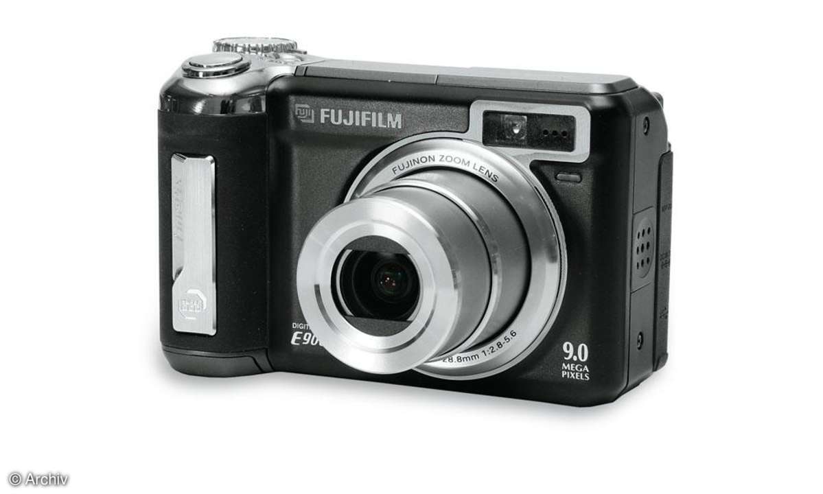 Fujifilm Finepix E900 Vorderseite