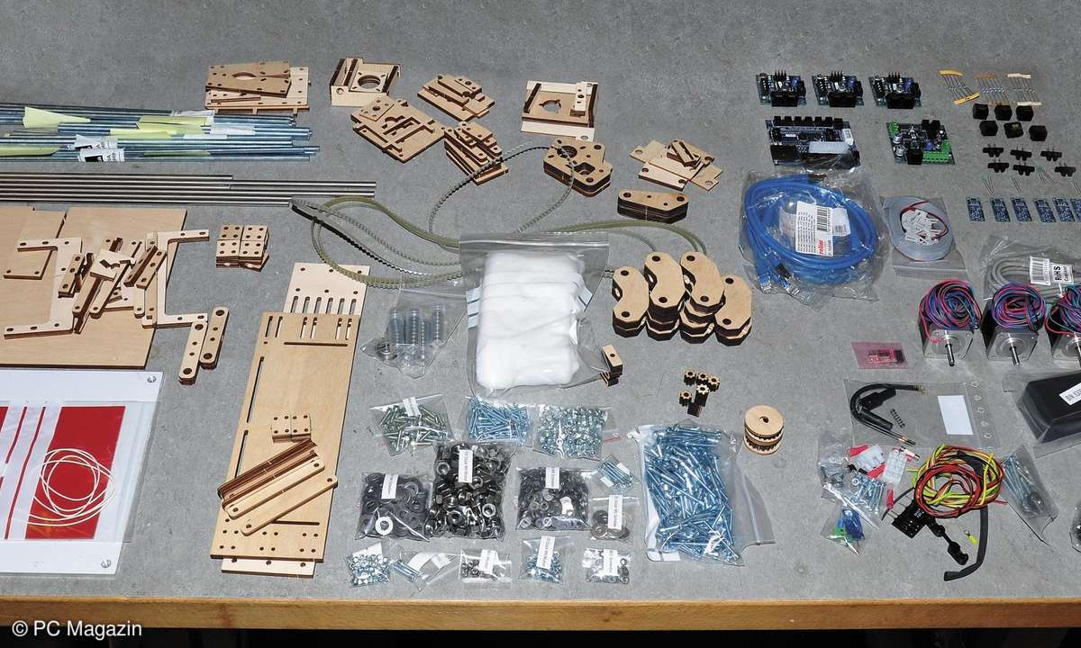 Einzelteile des "RepRap Mendel"-Selbstbau-3D-Druckers