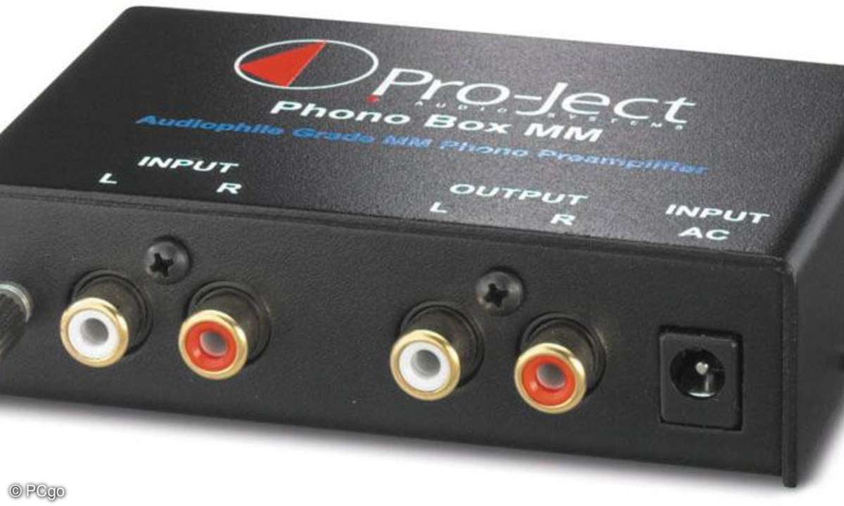 E in Phono-Vorverstärker entzerrt und verstärkt das Phonosignal für die digitale Umwandlung.