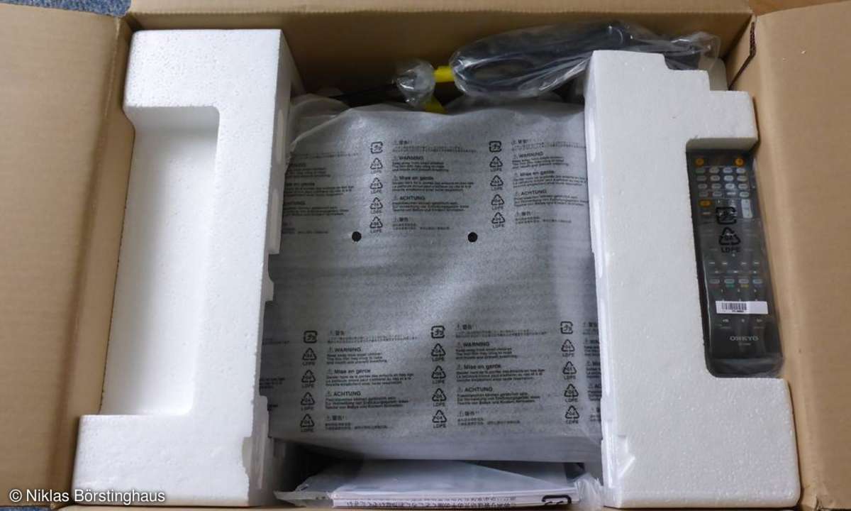 Unboxing: Onkyo TX-NR646