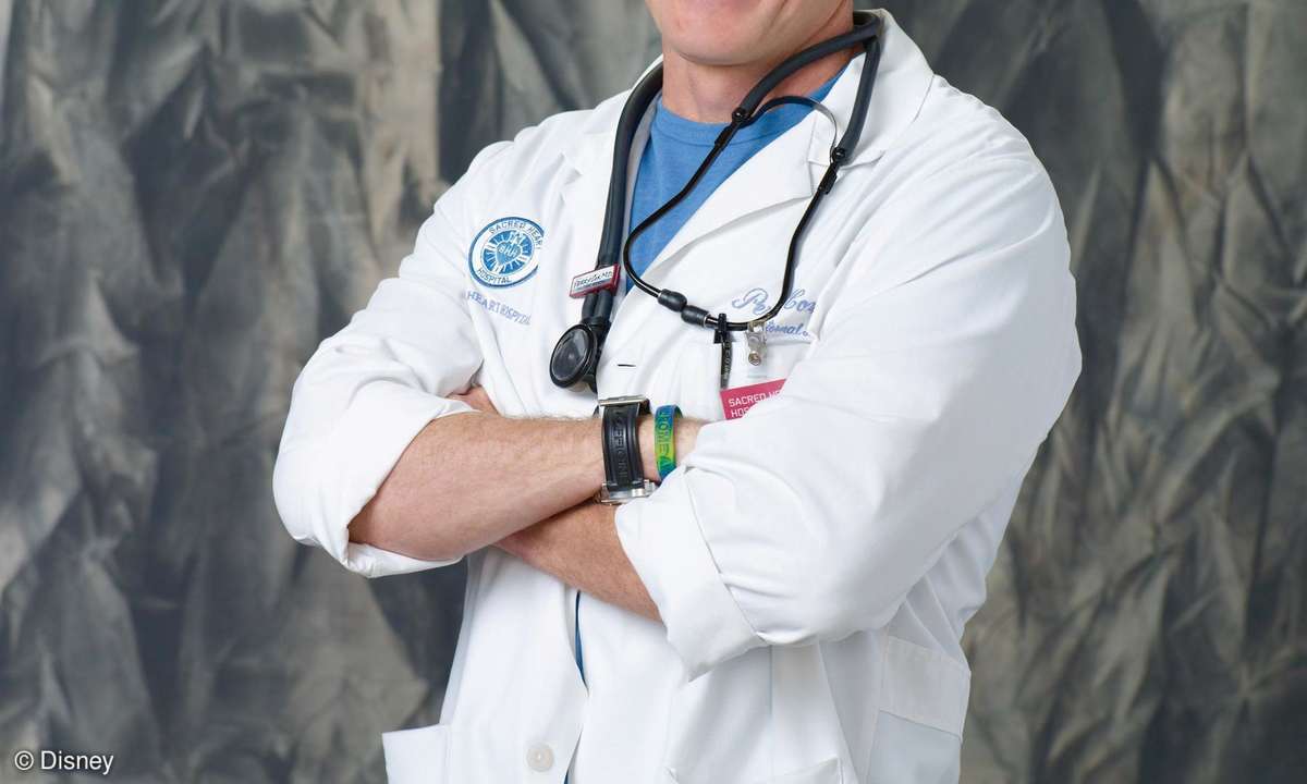 John C. McGinley ist Dr. Perry Cox