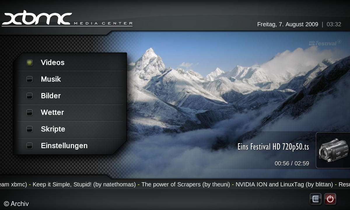 Das Open-Source-Mediacenter XBMC sieht hervorragend aus, lässt sich sehr gut bedienen, unterstützt praktisch alle Audio- und Videoformate und lässt sich über Plug-ins z.B. zur Wiedergabe von YouTube- und Mediathek-Videos erweitern.