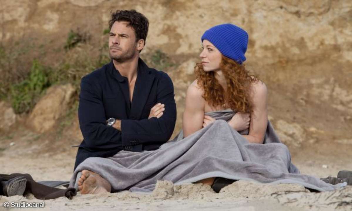 Macho Tom (Stephan Luca) will eigentlich keine Beziehung. Doch für seine Traumfrau Elisa (Marleen Lohse) ändert er seine Einstellung.