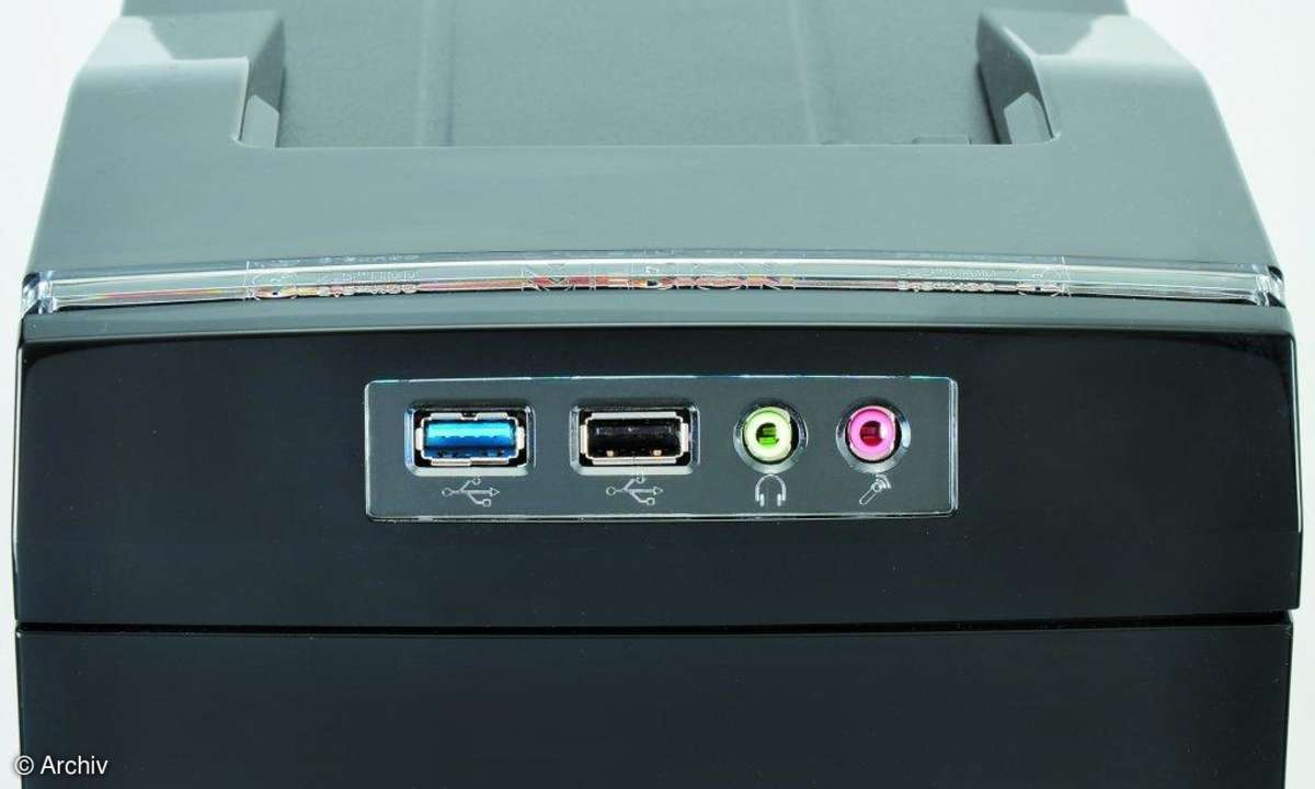 Medion Akoya P5330 D - Frontanschlüsse (USB 3.0, USB 2.0, Audio Kopfhörer und Mikrofon)