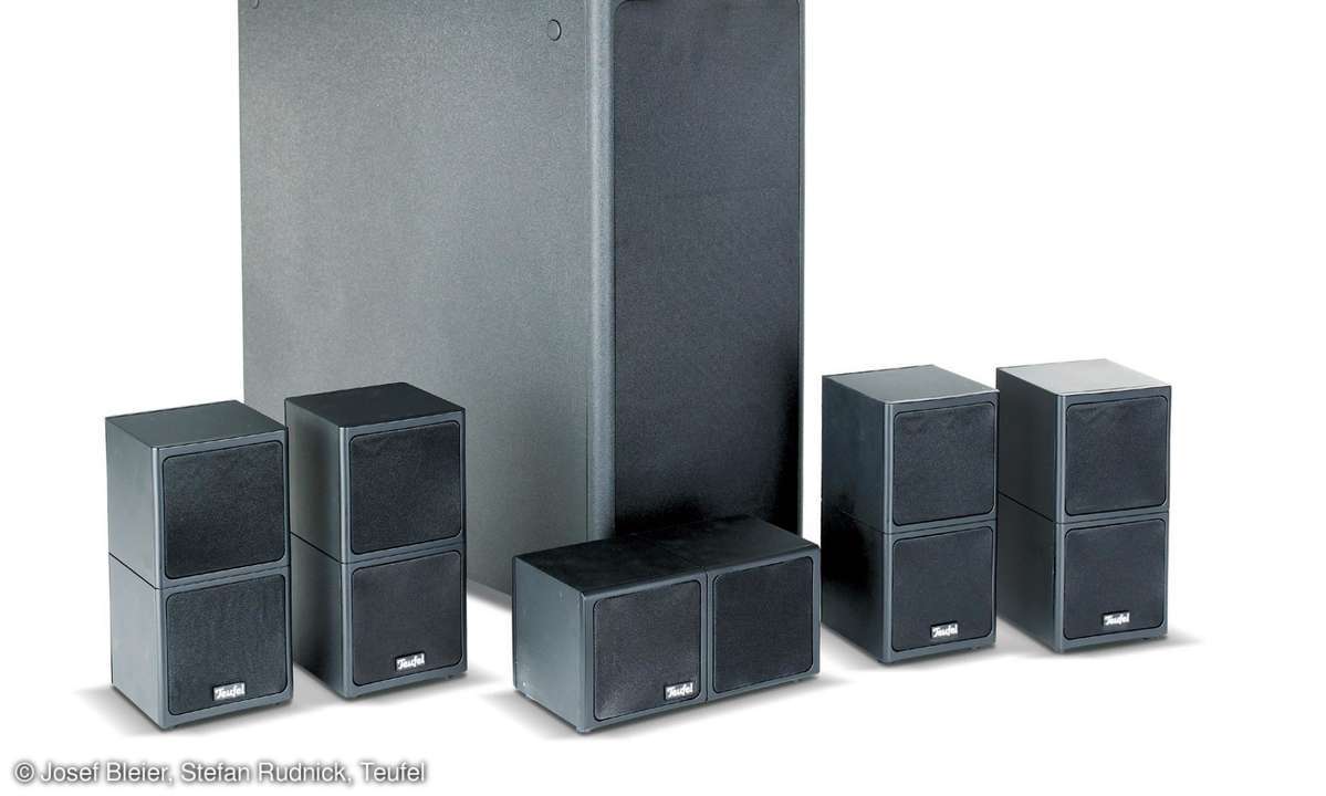 Kubistisch: Das schlichte Design der Aluminium-Doppelwürfel ist zeitlos schön und der Subwoofer ist nicht zu groß. In Verbindung mit ordentlicher Chassis-Qualität und vor allem ausgefeilter Koax-Technologie ist das Cubycon ein hörenswertes kleines...