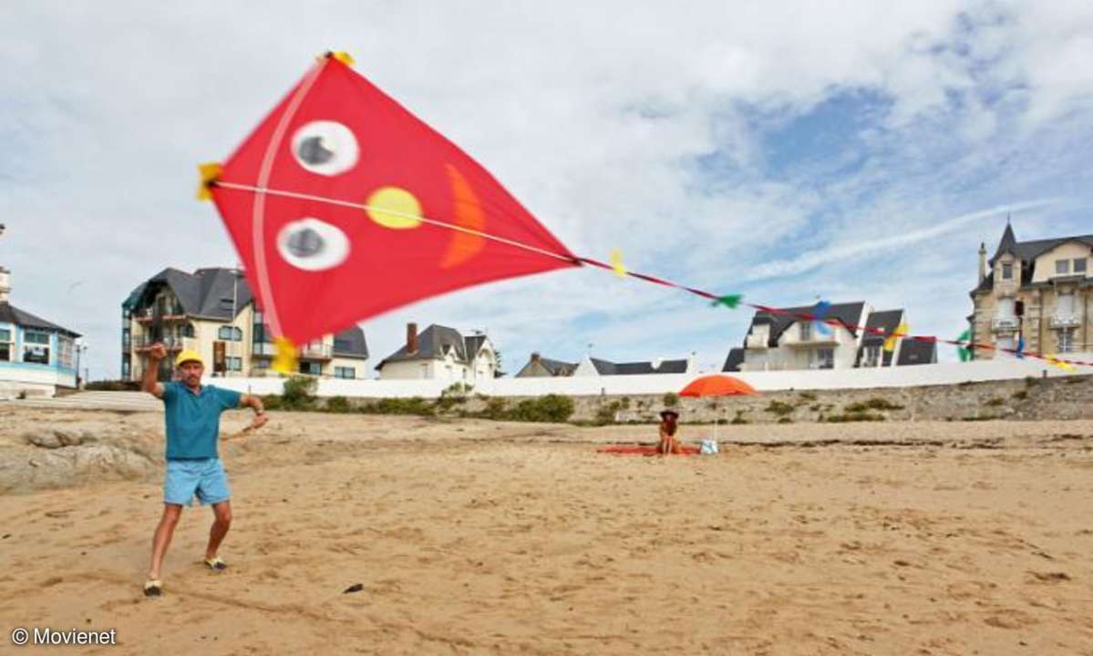 Kunstvolles Bild: Der Versuch, den Drachen am Strand steigen zu lassen, ist der Anfang eines Abenteuers für den Mann ohne Namen (Jacques Gamblin).