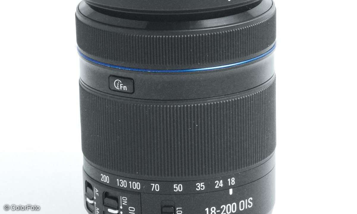 Samsung 3,5-6,3/18-200 mm ED OIS