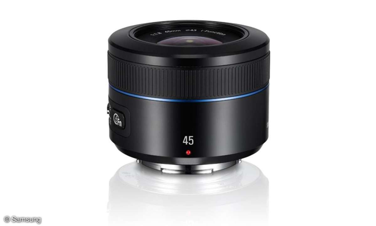 Samsung NX 1,8/45 mm (63,9 mm KB)