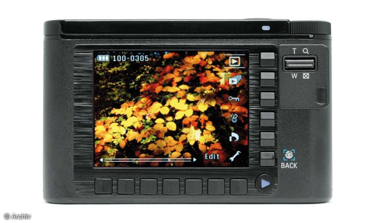 Samsung NV8 Rückseite/ Display