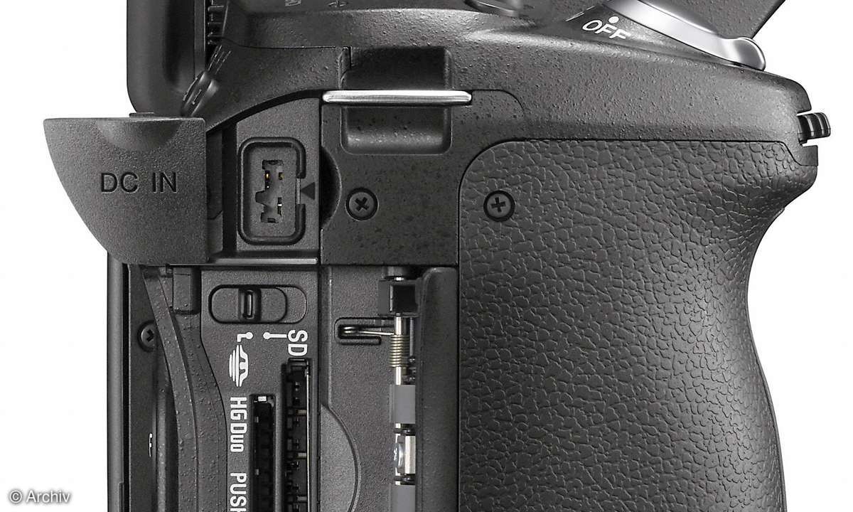 Sony A560