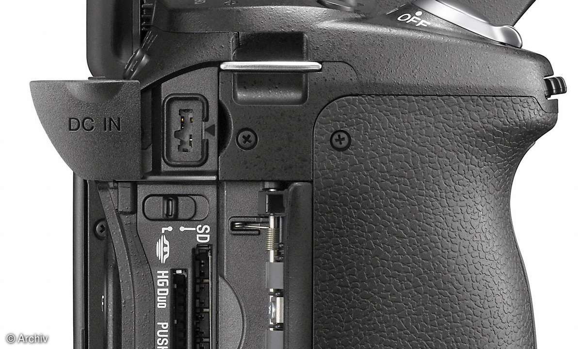 Sony A560