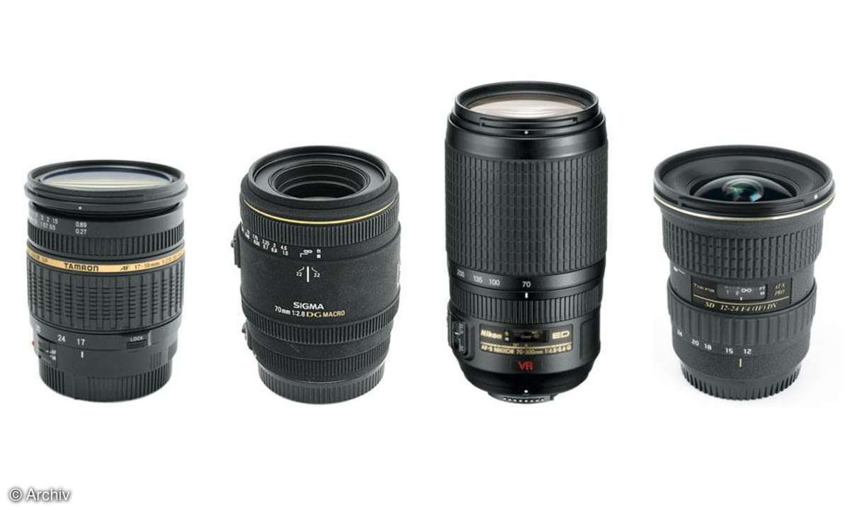 Tamron AF 2,8/17-50 mm SP XR Di II LD Aspherical/ Sigma EX 2,8/70 mm DG Macro/ Nikon AF-S Nikkor 4,5-5,6/70-300 mm VR G IF-ED/ Tokina AT-X 4/12-24 mm Pro DX Vorderseite