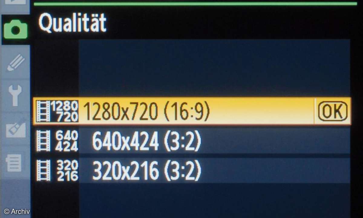 Die D90 ermöglicht Videos in drei Formaten; bei HD-Qualität ist die Aufnahmezeit auf 5 min, die maximale Dateigröße auf 2 GB beschränkt.