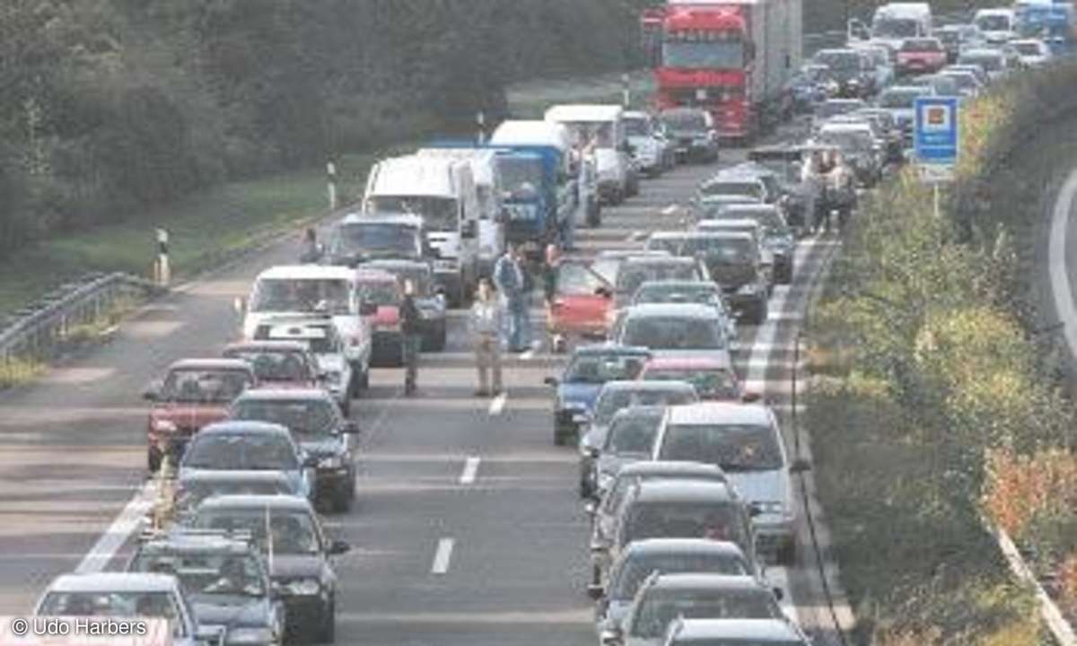 Grundlagen: Zuverlässige Verkehrsmeldungen mit TMC Pro