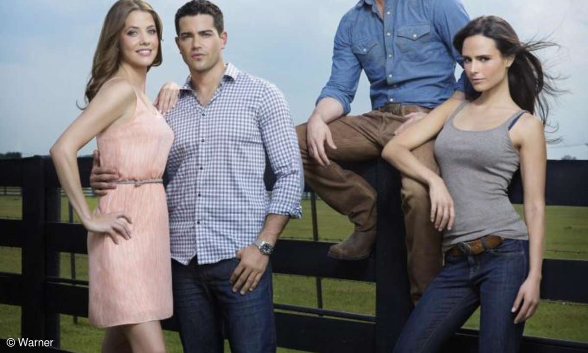 Die neue Generation, von links: Julie Gonzalo als Rebecca Sutter, Jesse Metcalfe als Christopher Ewing, Josh Henderson als John Ross Ewing und Jordana Brewster als Elena Ramos.