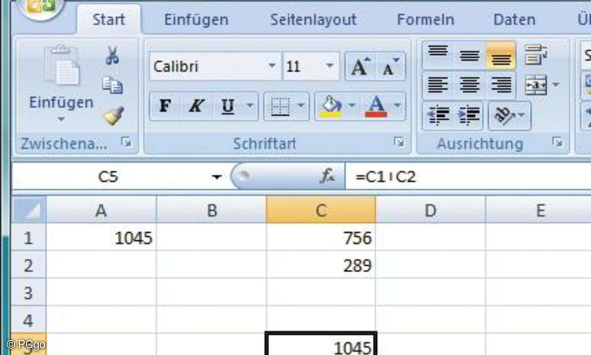 Die Zelle C5 gibt mit =C1+C2 die Summe der Zelleninhalte von C1 und C2 an, hier: den Wert 1045.