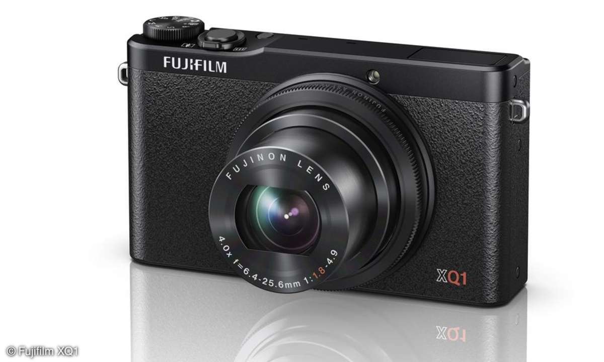 Fujifilm XQ1 - Schwarz vorne Seite