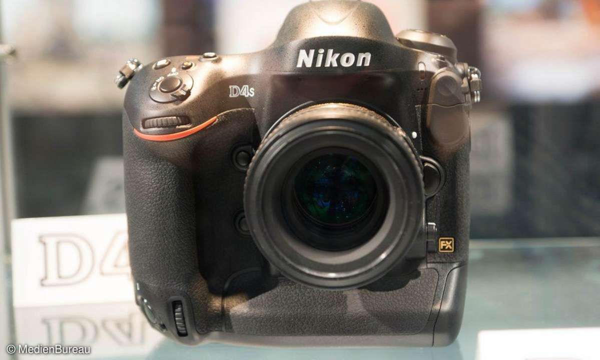 Nikon D4S - Vorne