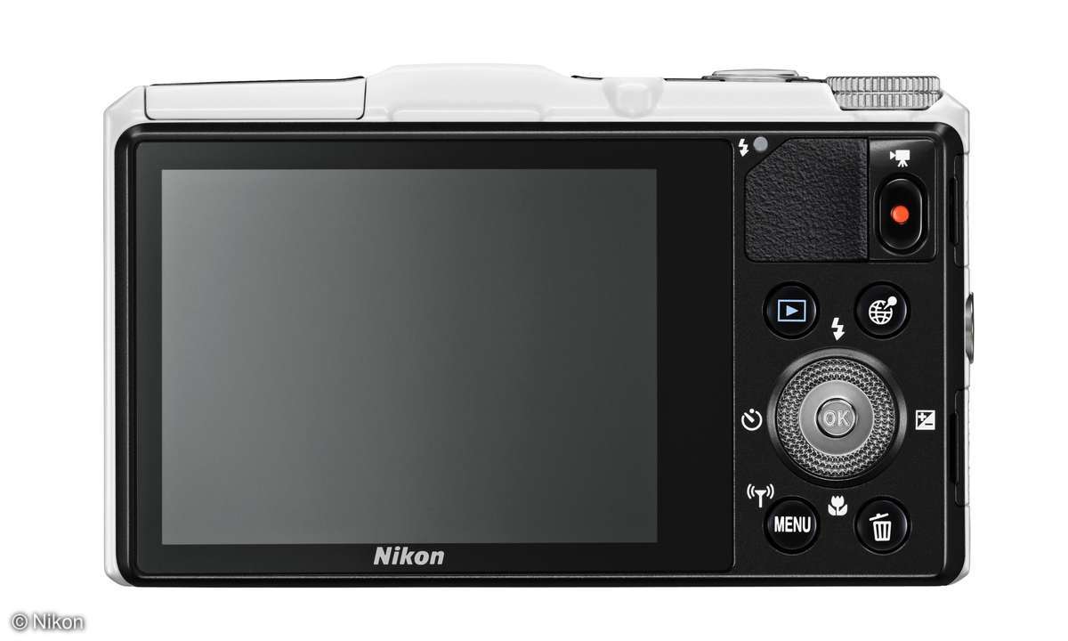 Nikon Coolpix S9700